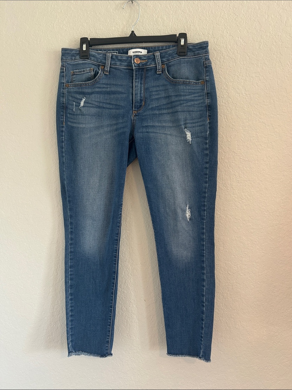 Blue Mid-Rise Distressed Skinny Crop Jeans
